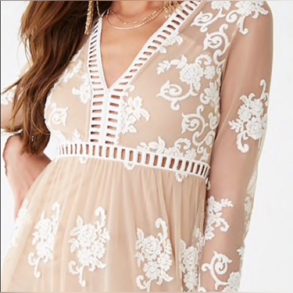 FOREVER 21 BEAUTIFUL NUDE AND WHITE LACE MAXI DRESS - Picture 4 of 6